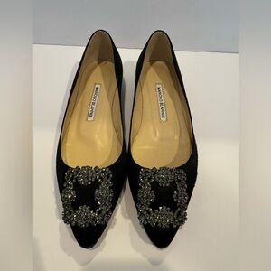 MANOLO BLAHNIK Hangisi Black silk Ballet flats